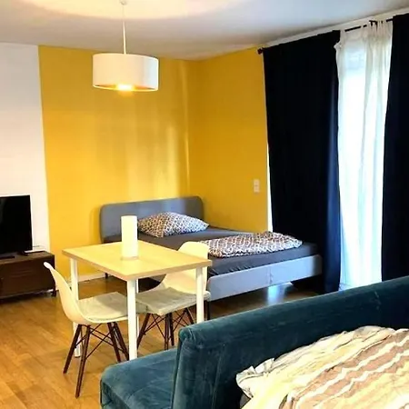 Charming 1-bedroom With Natural Light And Balcony Kelkheim