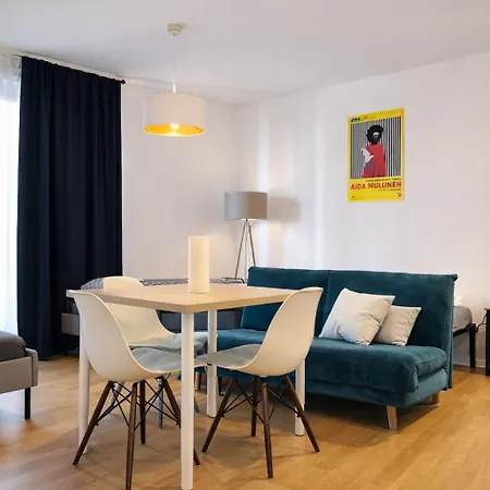 Charming 1-bedroom With Natural Light And Balcony Kelkheim